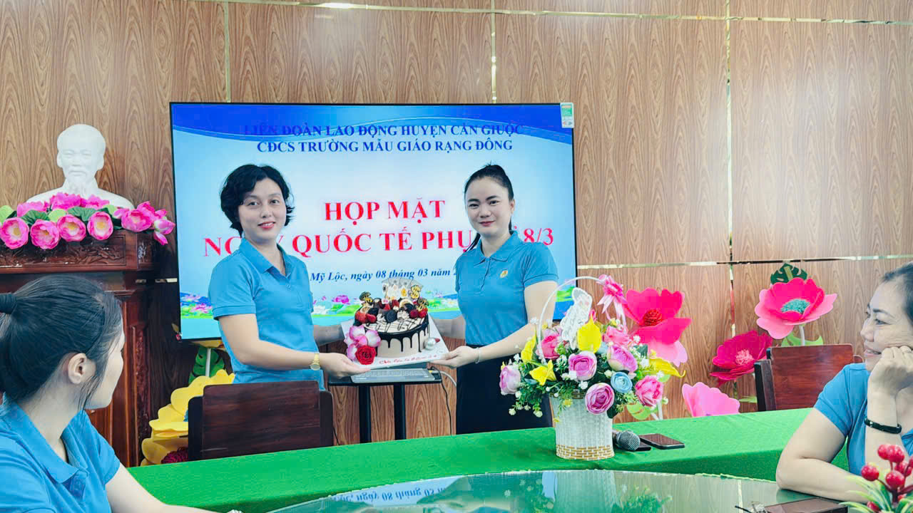 HỌP MẶT 8-3-2025